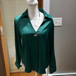 Green satin collared v neck top size small NWT